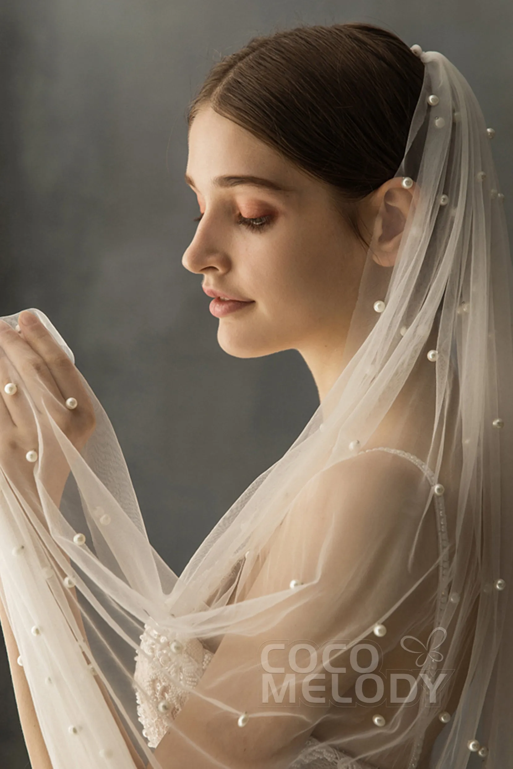 Elegant One-tier Cut Edge Tulle Chapel Veils Pearls CV0199 sold by Cocomelody product image thumbnail 5
