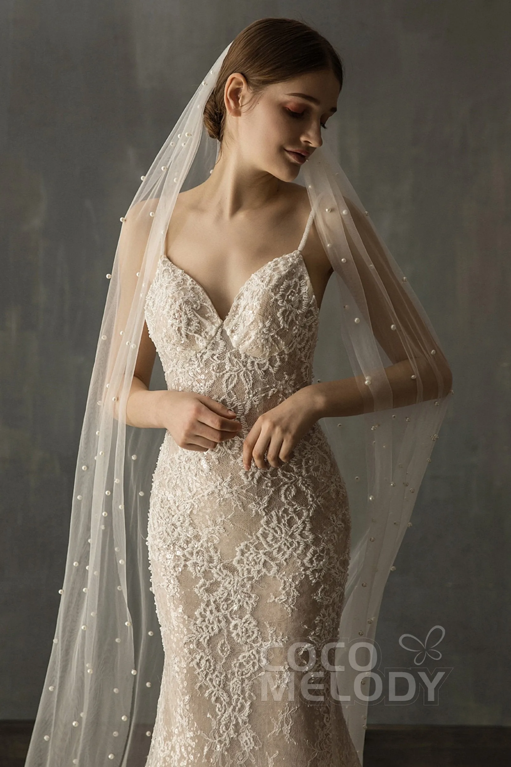 Elegant One-tier Cut Edge Tulle Chapel Veils Pearls CV0199 sold by Cocomelody product image thumbnail 2