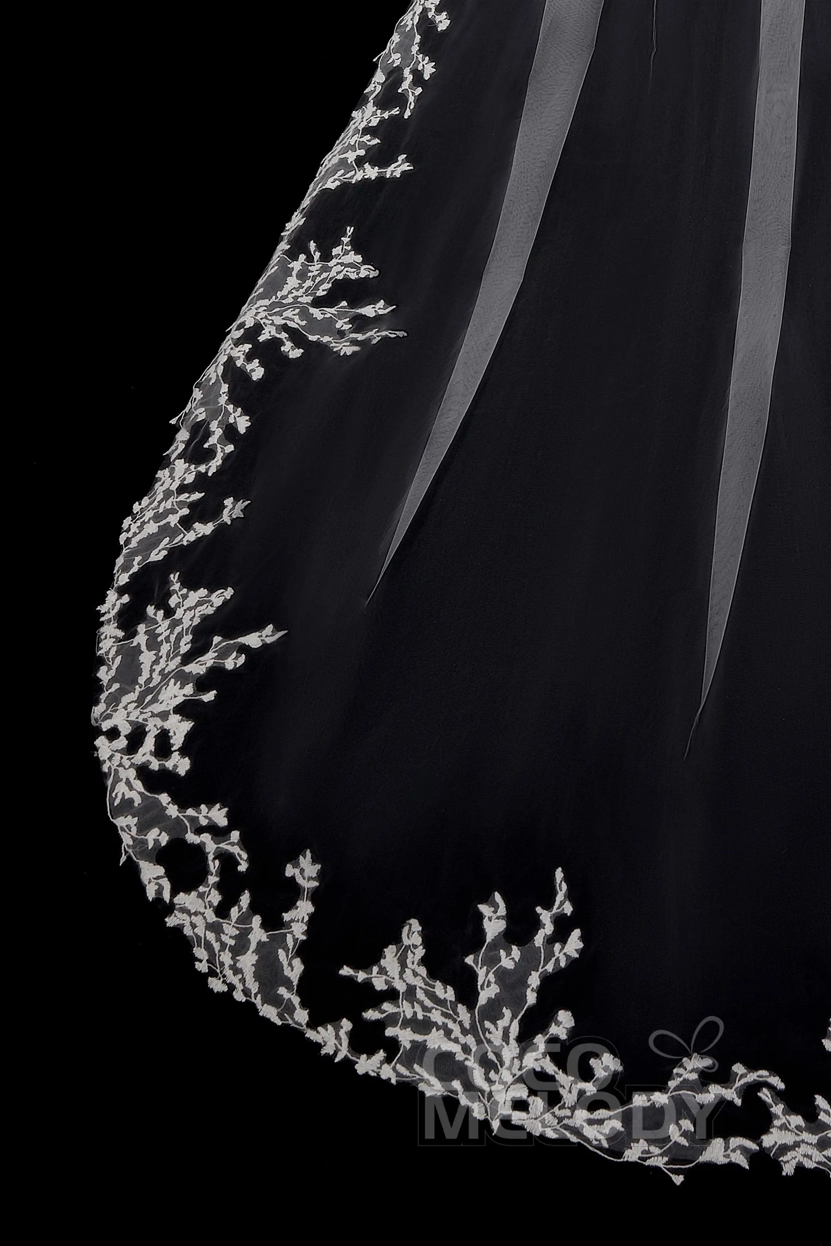 One-tier Lace Edge Tulle Hip Veils with Appliques AV180003 sold by Cocomelody product image thumbnail 5