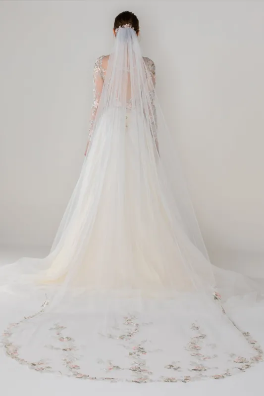 One-tier Lace Edge Tulle Chapel Veils with Appliques CV0291 sold by Cocomelody