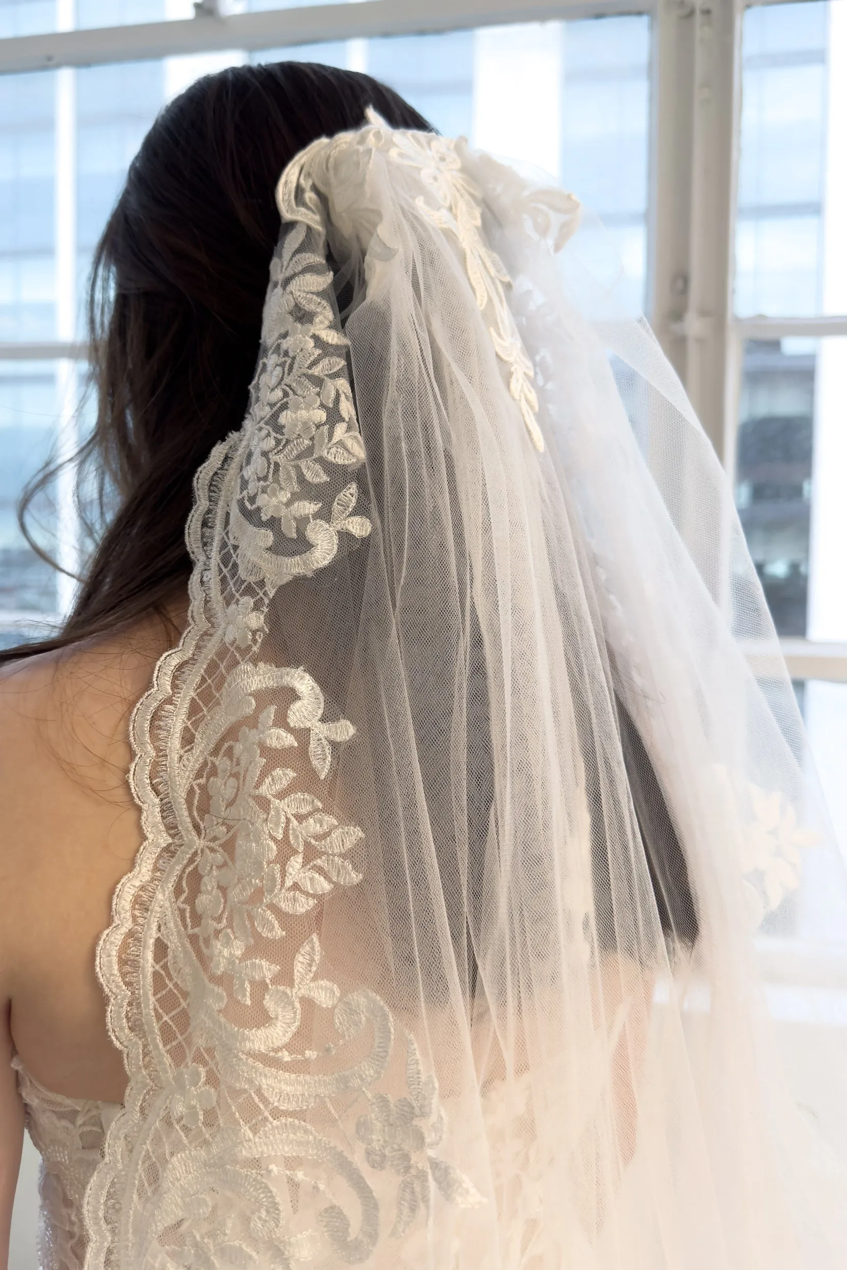 One-tier Lace Edge Tulle Cathedral Veils with Appliques CV0332 sold by Cocomelody product image thumbnail 2