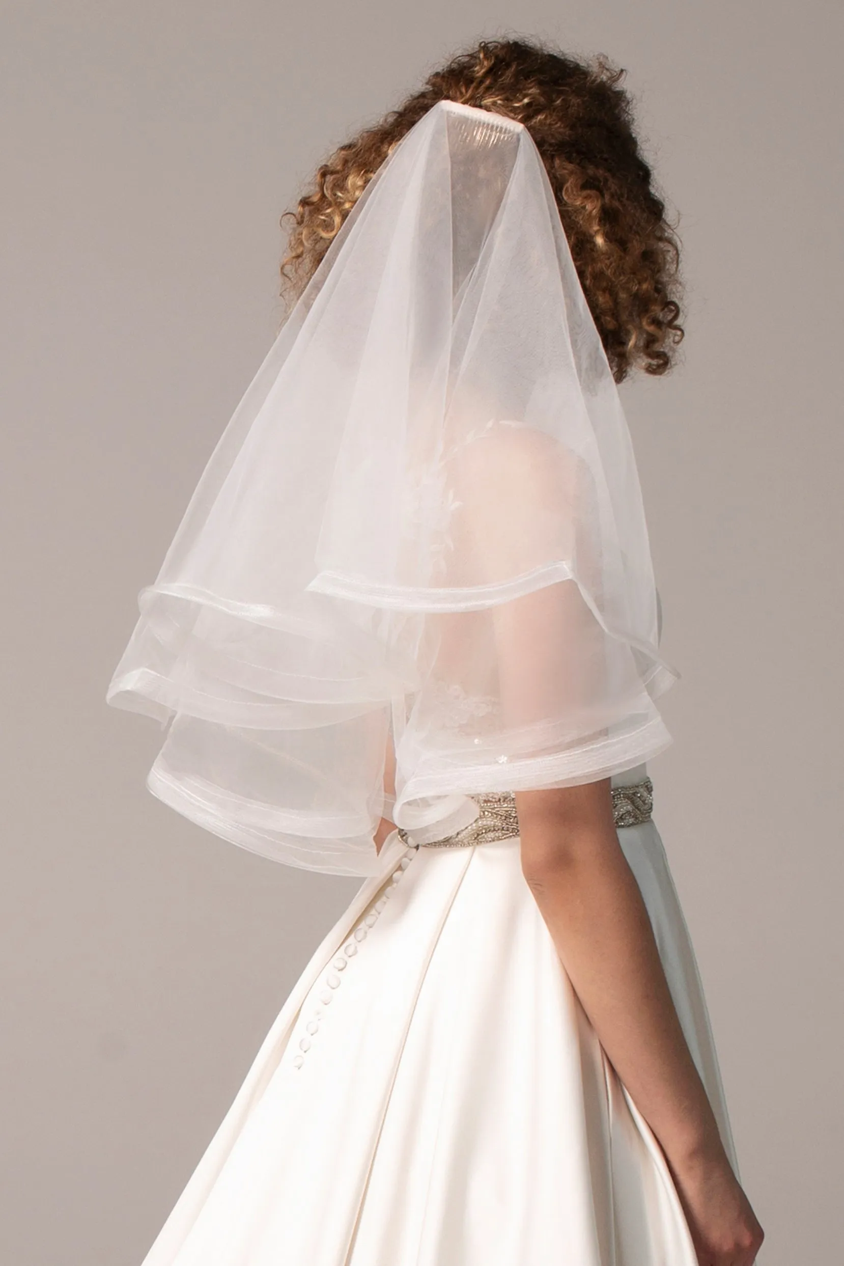 Two-tier Cut Edge Tulle Waist Veils CV0243 sold by Cocomelody product image thumbnail 2