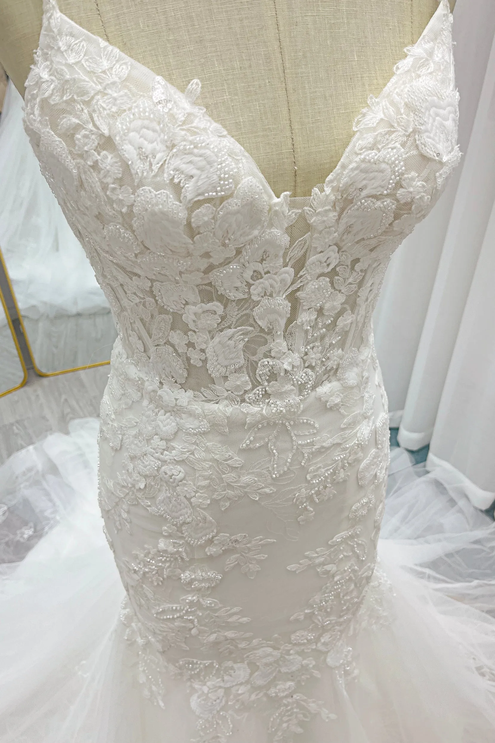 Trumpet-Mermaid Chapel Train Lace Tulle Wedding Dress CW3228 sold by Cocomelody product image thumbnail 4