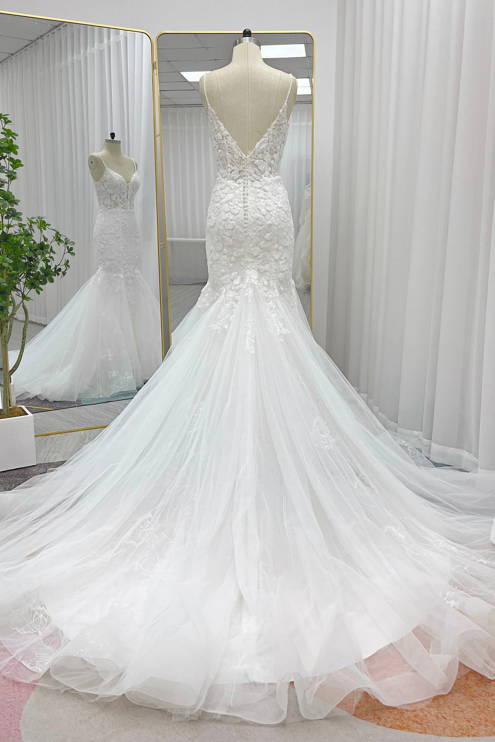 Trumpet-Mermaid Chapel Train Lace Tulle Wedding Dress CW3228 sold by Cocomelody product image thumbnail 2
