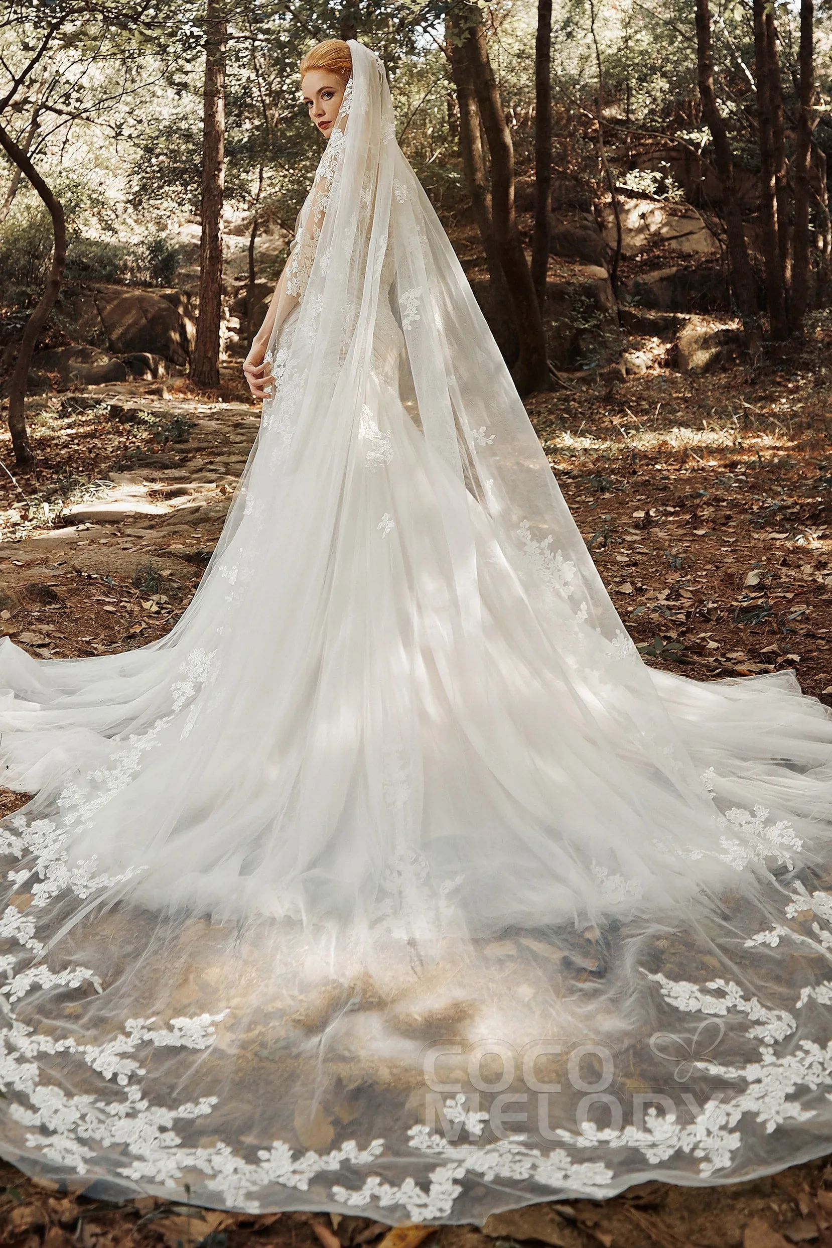 One-tier Lace Edge Tulle Cathedral Veils Appliques CV0188 sold by Cocomelody product image thumbnail 3