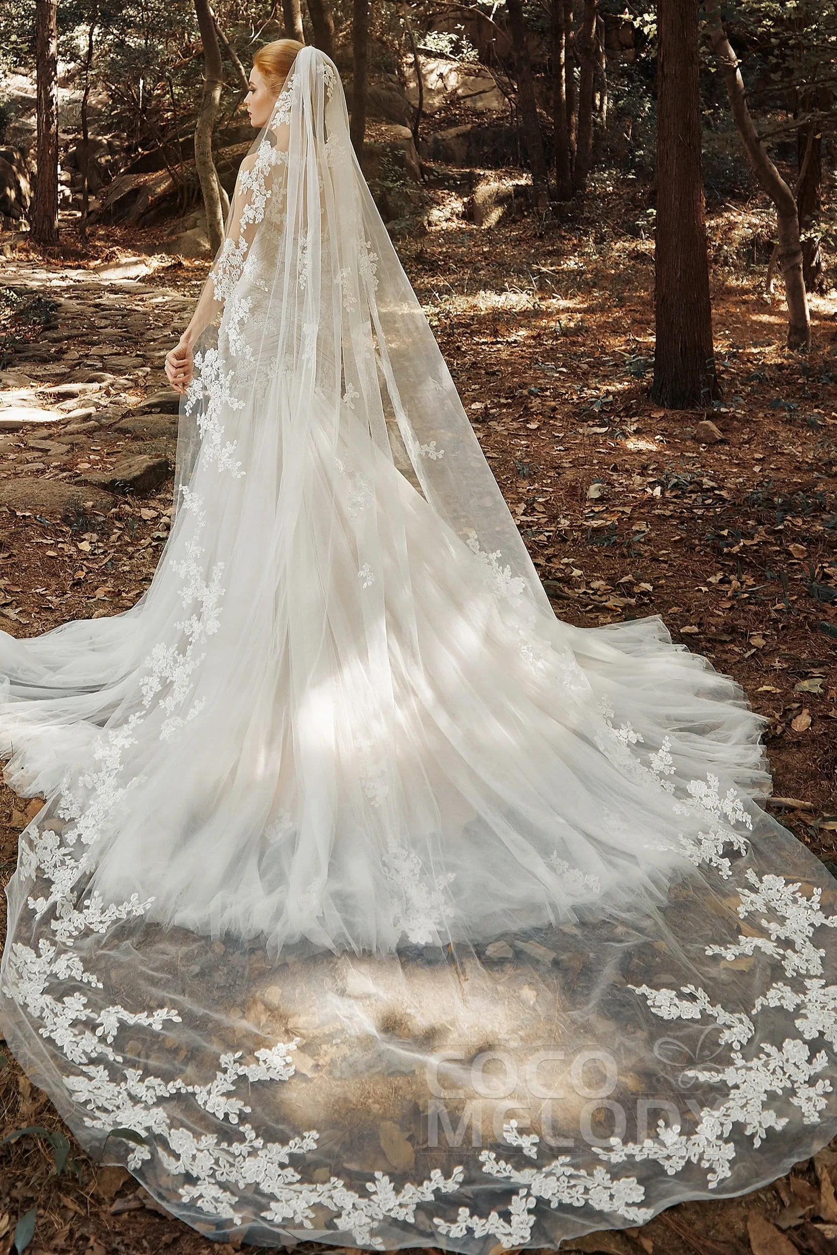 One-tier Lace Edge Tulle Cathedral Veils Appliques CV0188 sold by Cocomelody