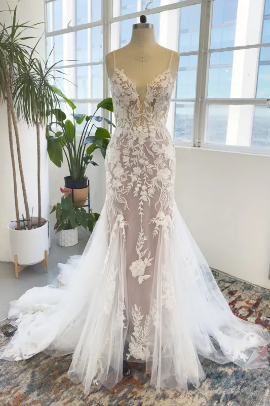 Trumpet-Mermaid Court Train Lace Tulle Wedding Dress CW2997 sold by Cocomelody