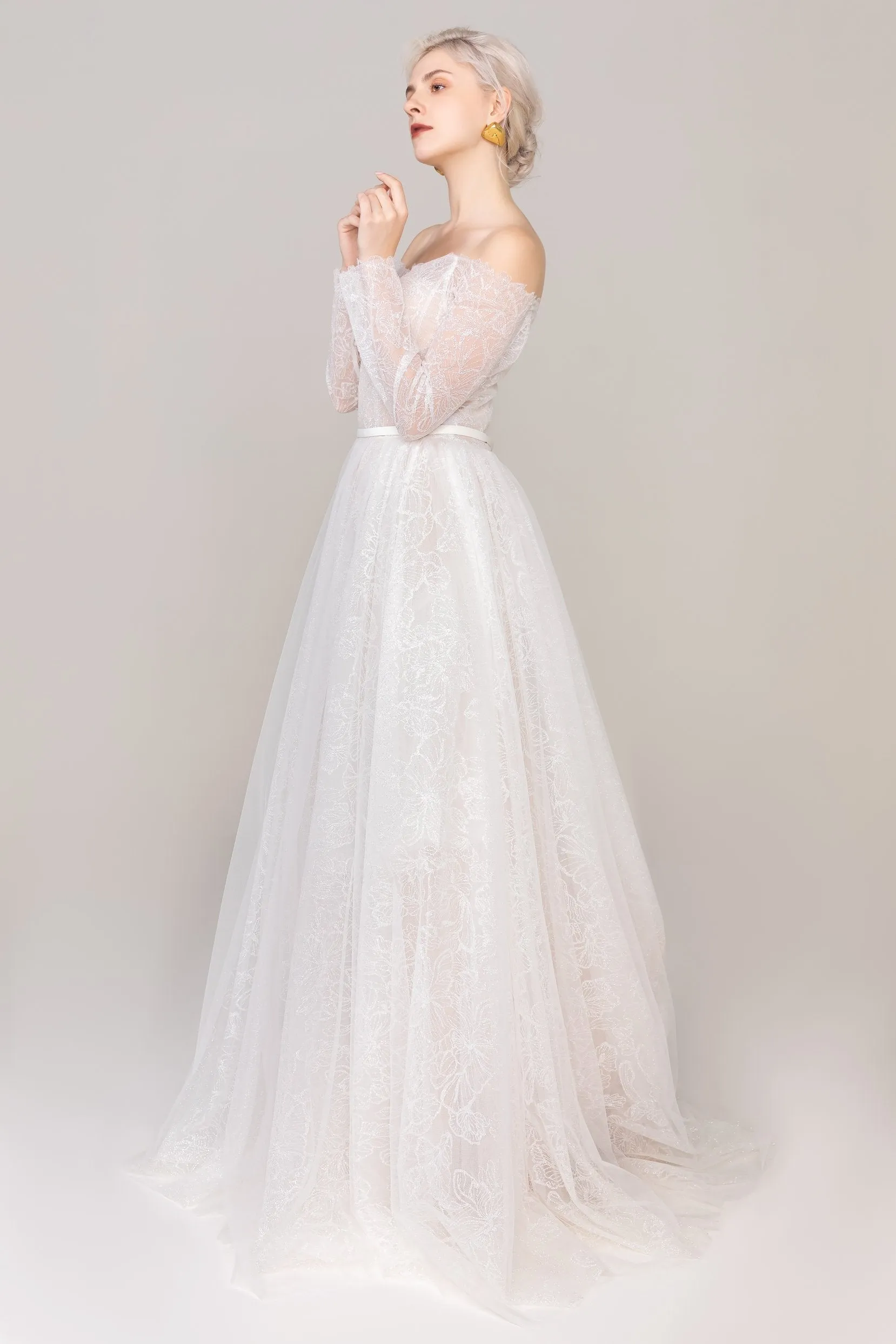 A-Line Court Train Tulle Lace Wedding Dress CW2484 sold by Cocomelody product image thumbnail 4