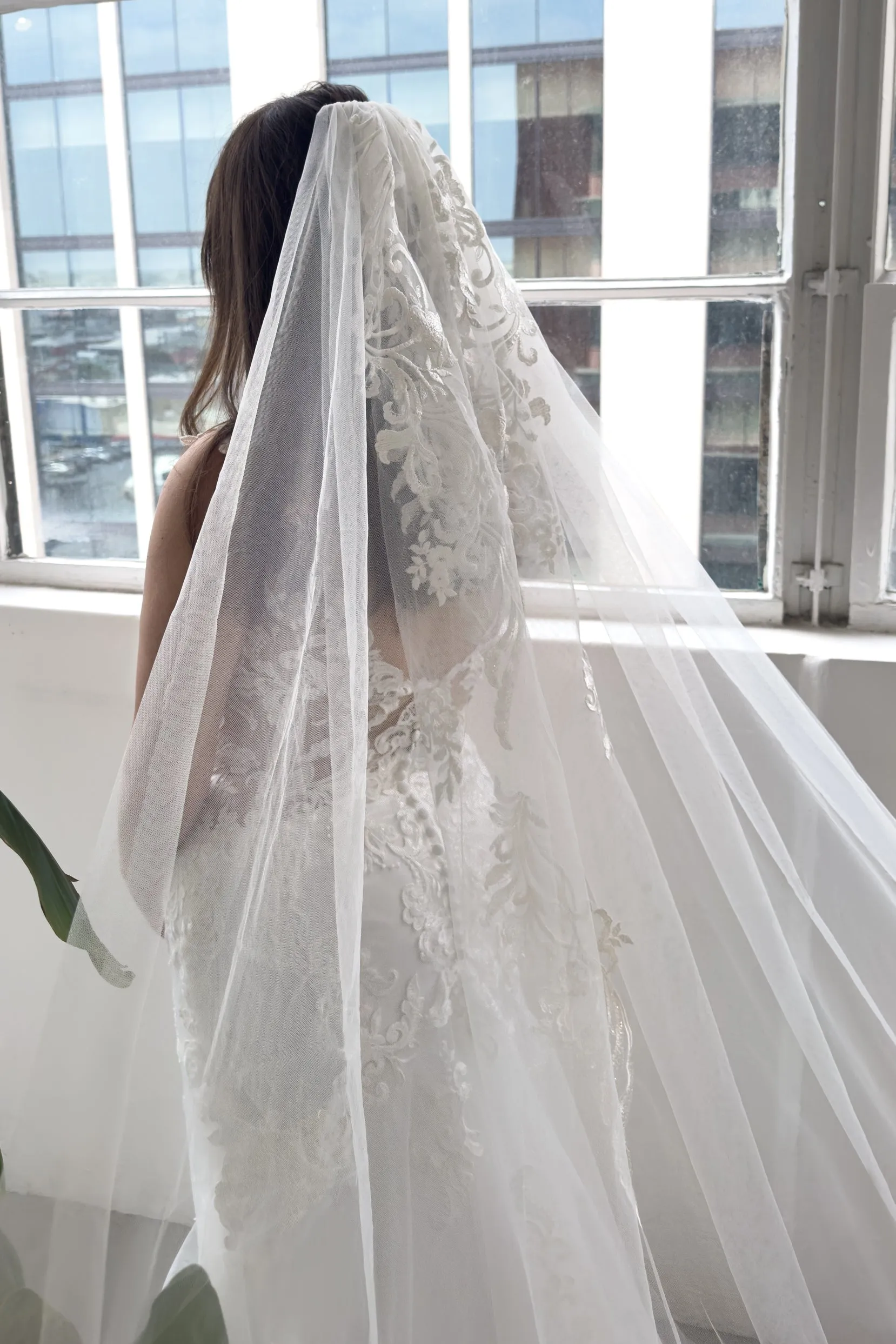 One-tier Lace Edge Lace Tulle Cathedral Veils with Appliques CV0331 sold by Cocomelody product image thumbnail 2