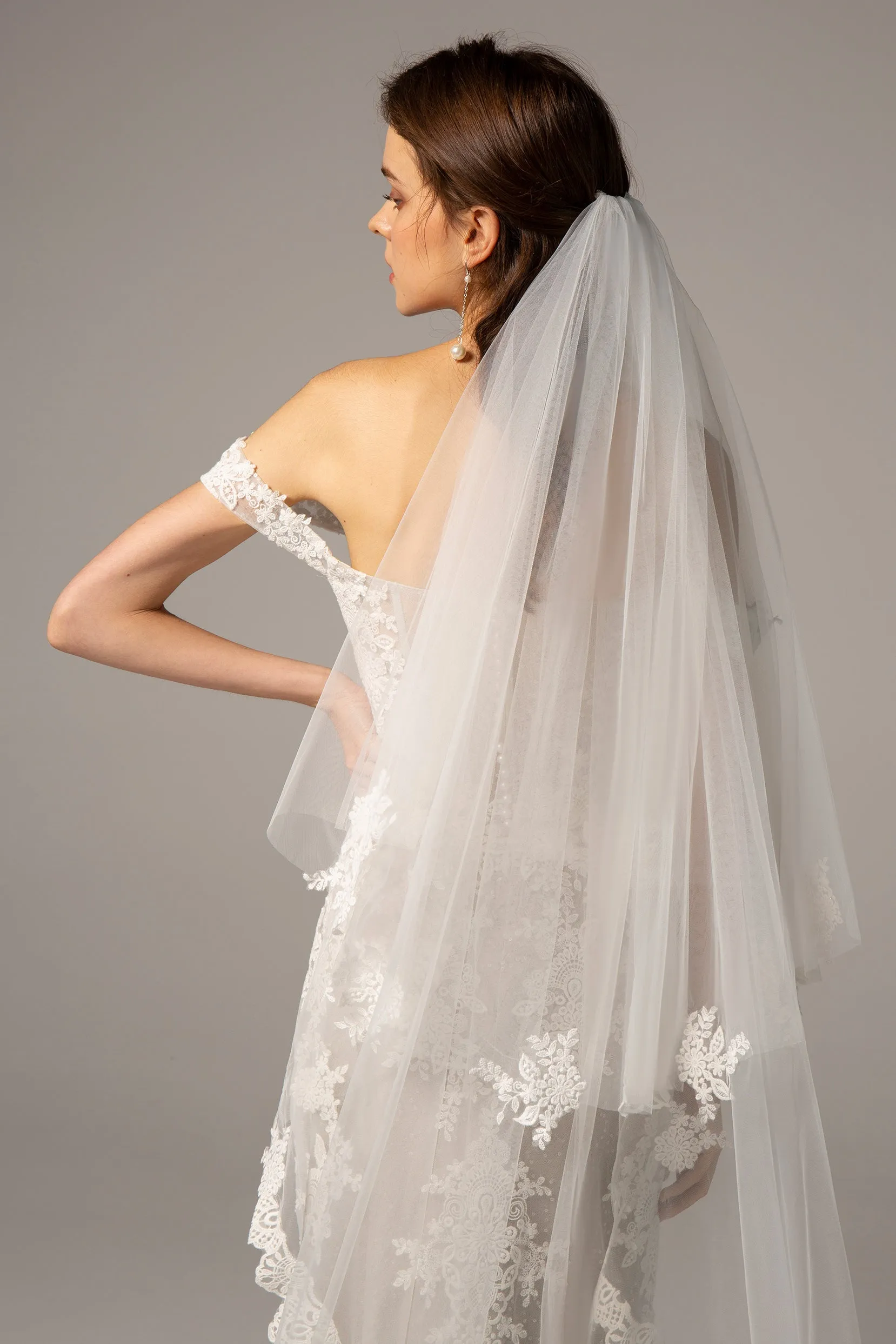 Two-tier Lace Edge Tulle Cathedral Veils Appliques CV0213 sold by Cocomelody product image thumbnail 3