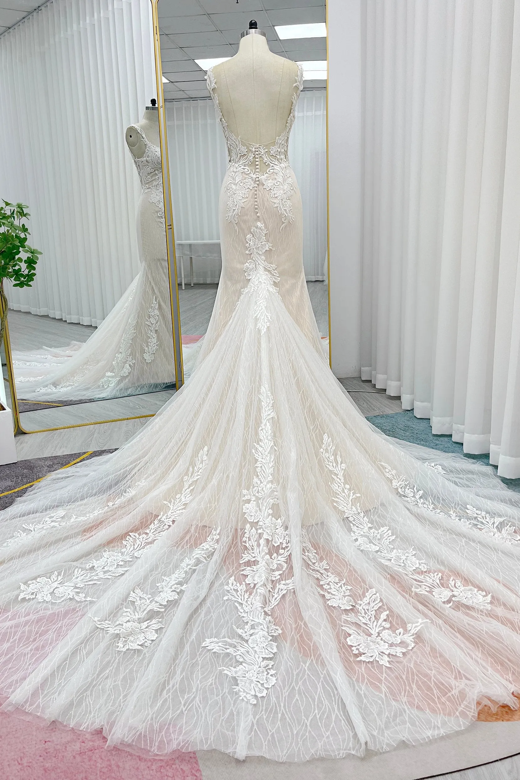 Trumpet-Mermaid Chapel Train Lace Tulle Wedding Dress CW3273 sold by Cocomelody product image thumbnail 2