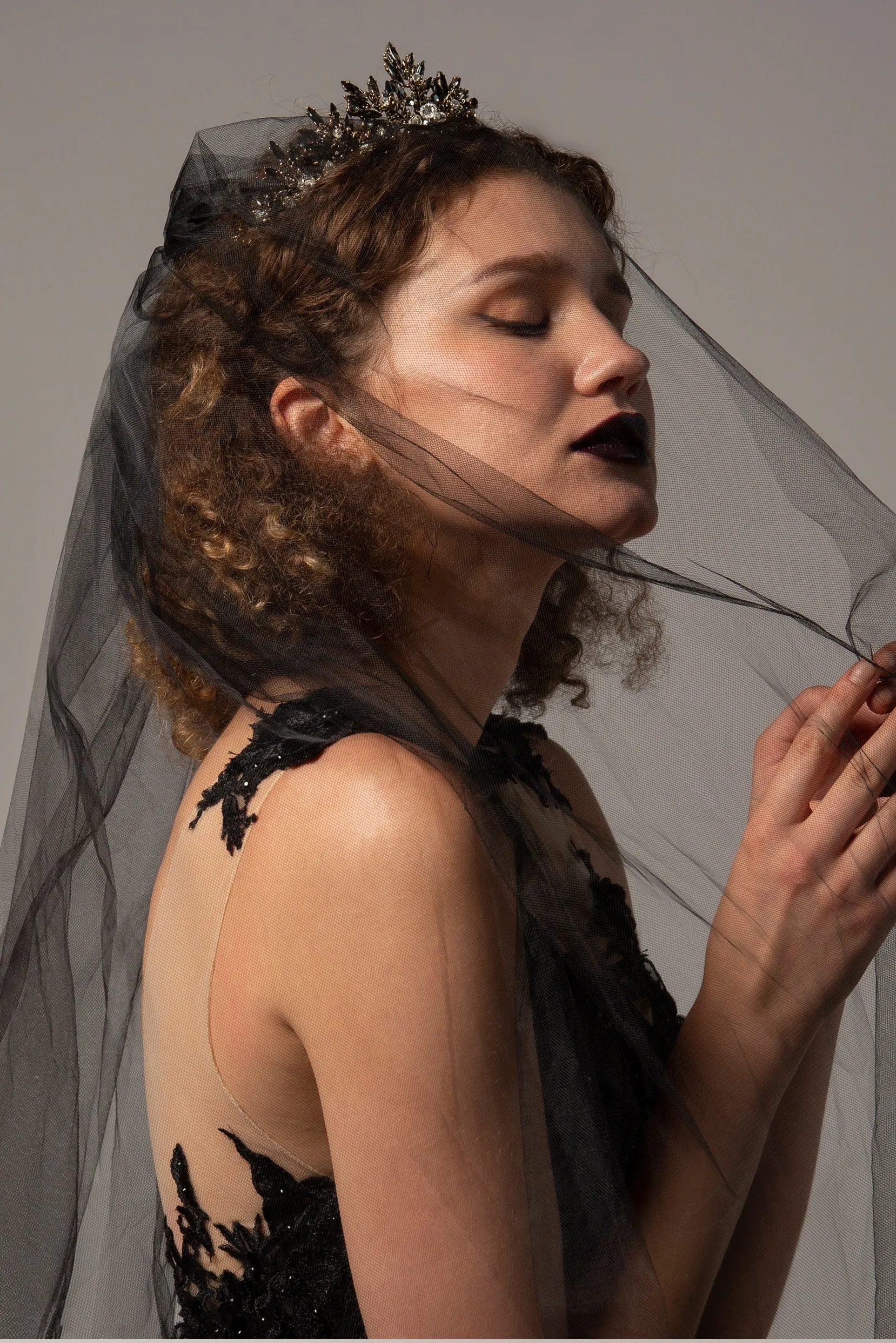 One-tier Tulle Cathedral Veils Appliques Beading CV0234 sold by Cocomelody product image thumbnail 3