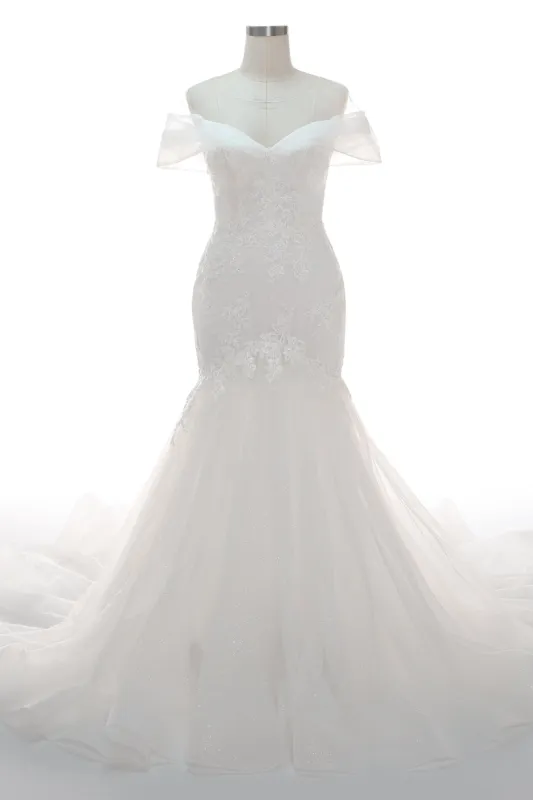 Trumpet-Mermaid Court Train Tulle Wedding Dress CW2401 sold by Cocomelody
