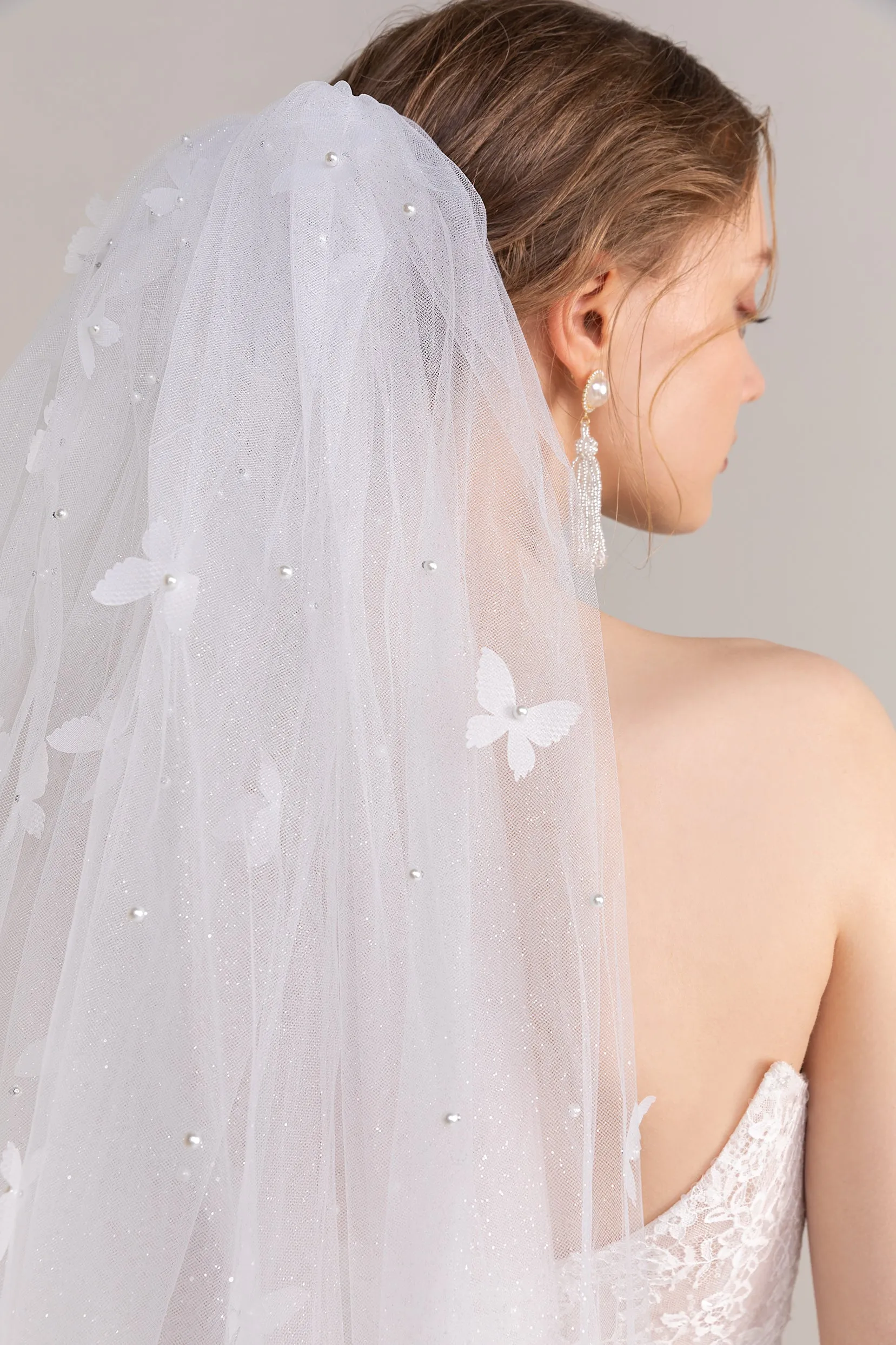 Two-tier Cut Edge Tulle Hip Veils with Beading CV0257 sold by Cocomelody product image thumbnail 2