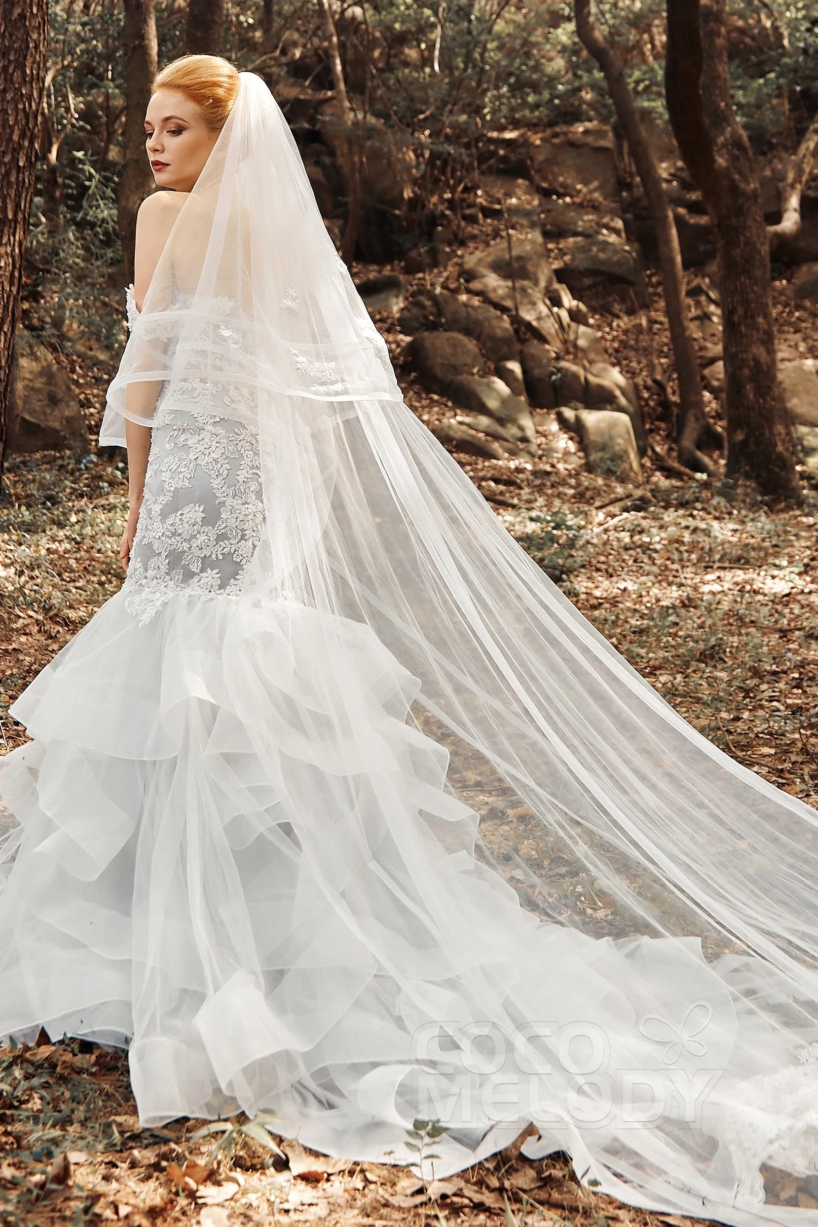 Two-tier Lace Edge Tulle Cathedral Veils Appliques CV0192 sold by Cocomelody product image thumbnail 4