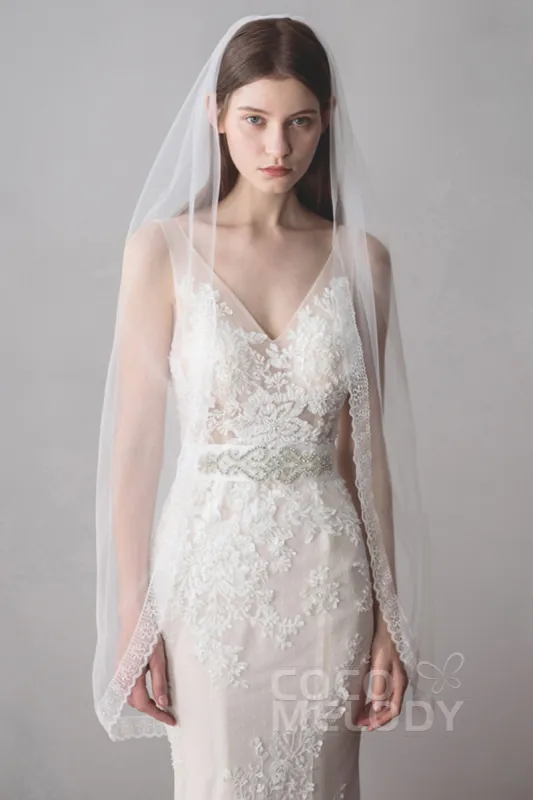 One-tier Lace Edge Tulle Lace Hip Veils Appliques AV18026 sold by Cocomelody