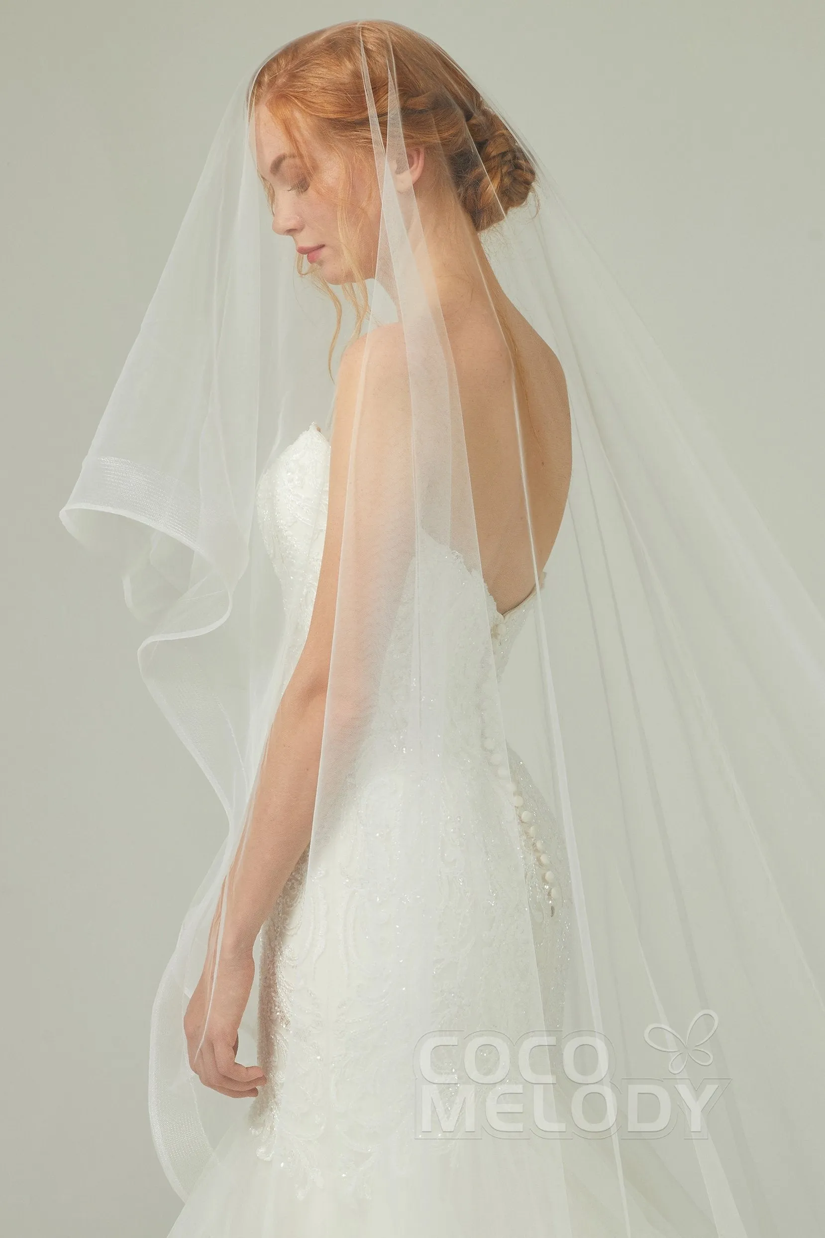 One-tier Lace Edge Tulle Cathedral Veils Appliques AV18020 sold by Cocomelody product image thumbnail 3
