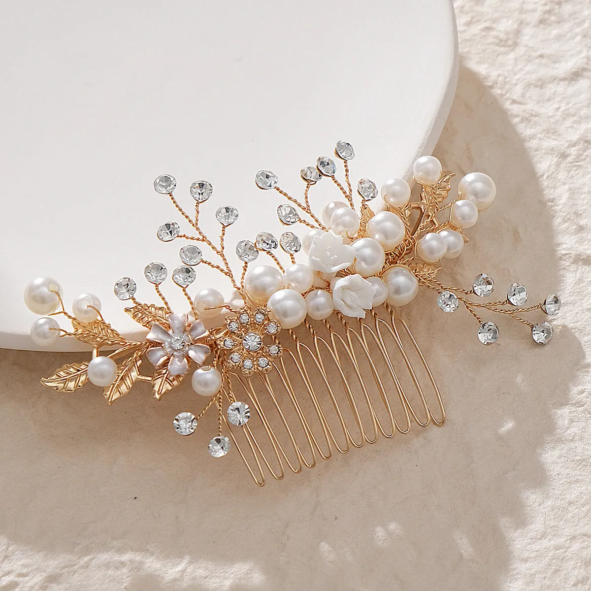 Hand alloy pearl updo bridal hair comb 716261902532 sold by Cocomelody product image thumbnail 2