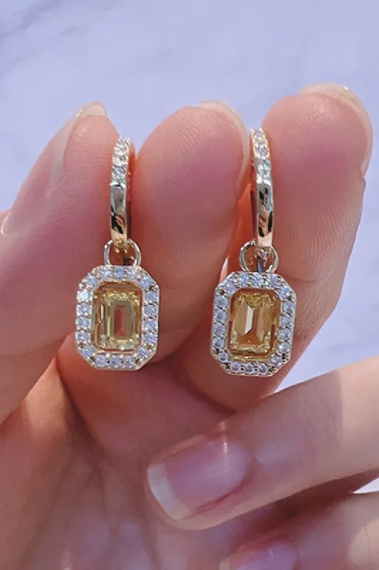 Sugar cube earrings 770960376318 sold by Cocomelody