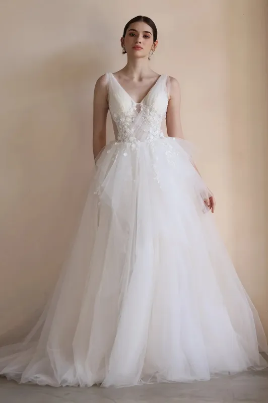 A-Line Sweep-Brush Train Lace Tulle Wedding Dress CW3555 made by Cocomelody