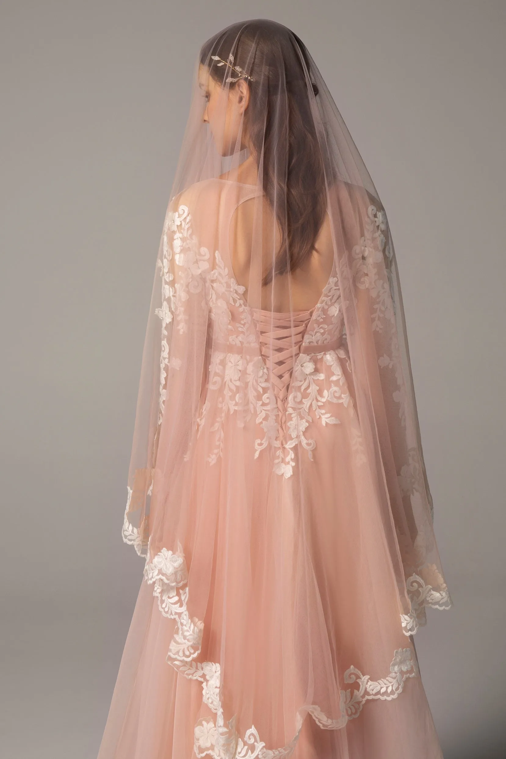 One-tier Lace Edge Tulle Fingertip Veils with Appliques CV0229 sold by Cocomelody product image thumbnail 4