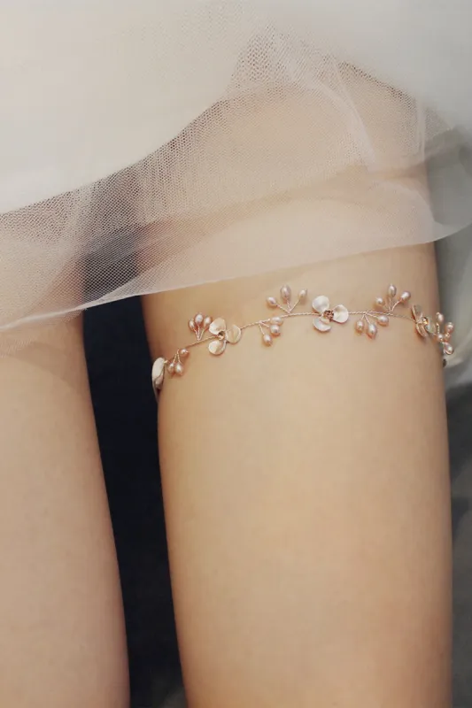 Pearls Wedding Garter with Flower CZ0314 made by Cocomelody
