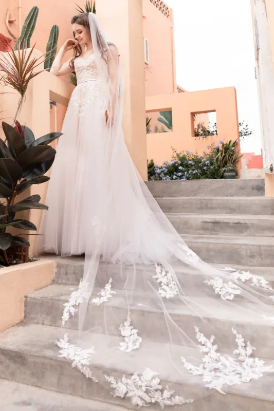 One-tier Lace Edge Tulle Cathedral Veils CV0226 sold by Cocomelody