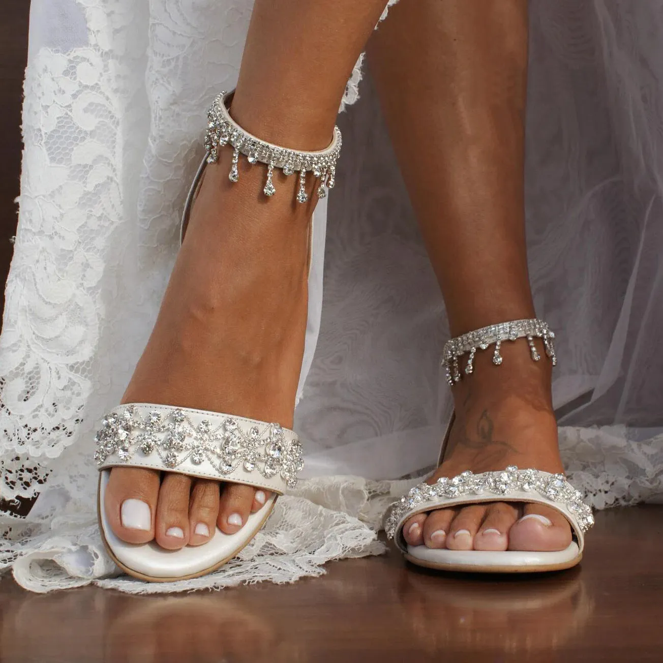 White Crystal Round Flat Shoes Sandals 708749254657 sold by Cocomelody product image thumbnail 3