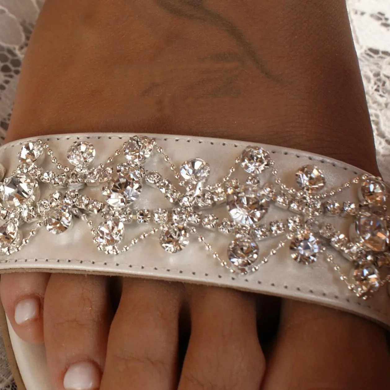 White Crystal Round Flat Shoes Sandals 708749254657 sold by Cocomelody product image thumbnail 5