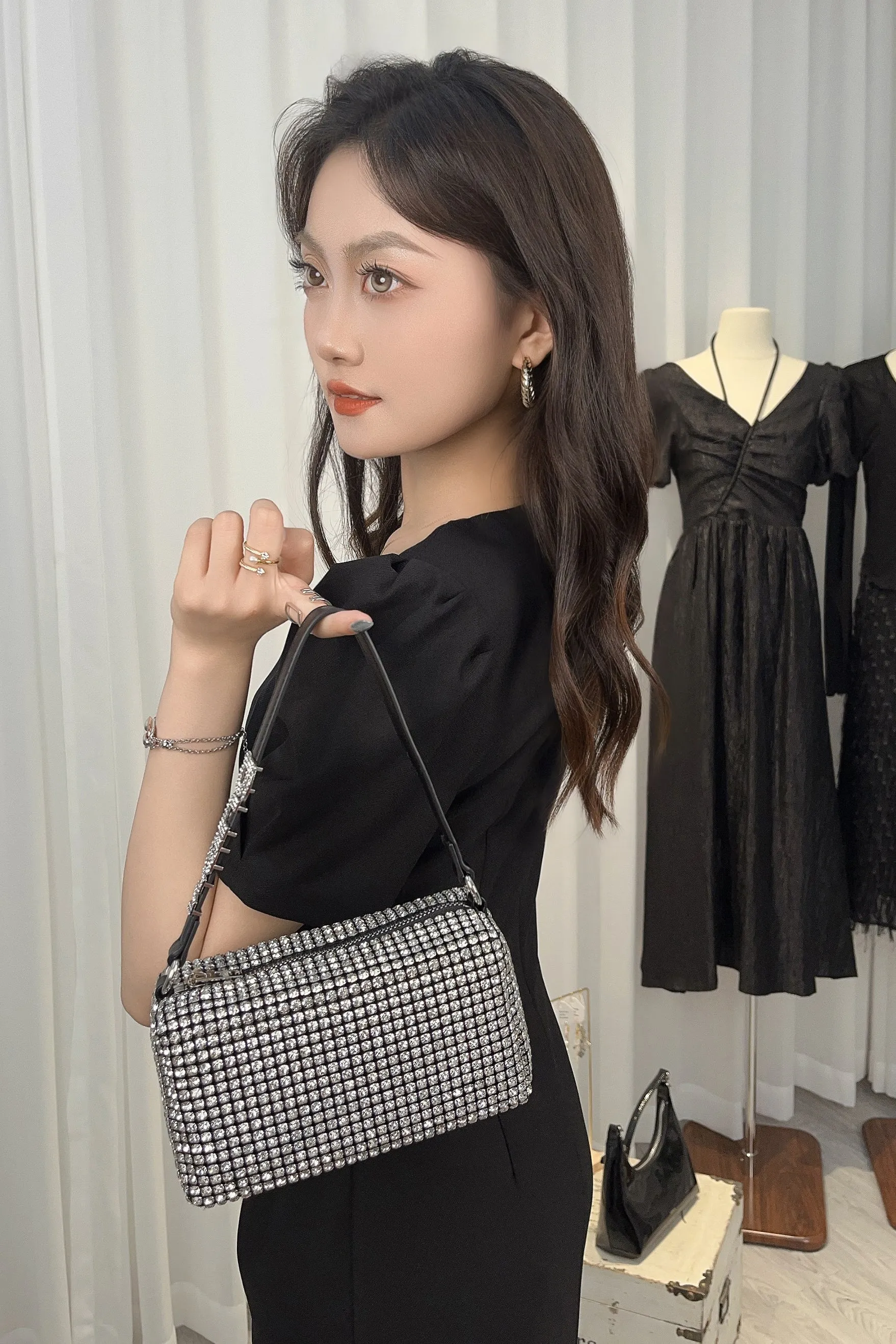Stylish All Diamond bling rhinestone chain set with diamond Hand full diamond underarm bag 704230461982 sold by Cocomelody product image thumbnail 4