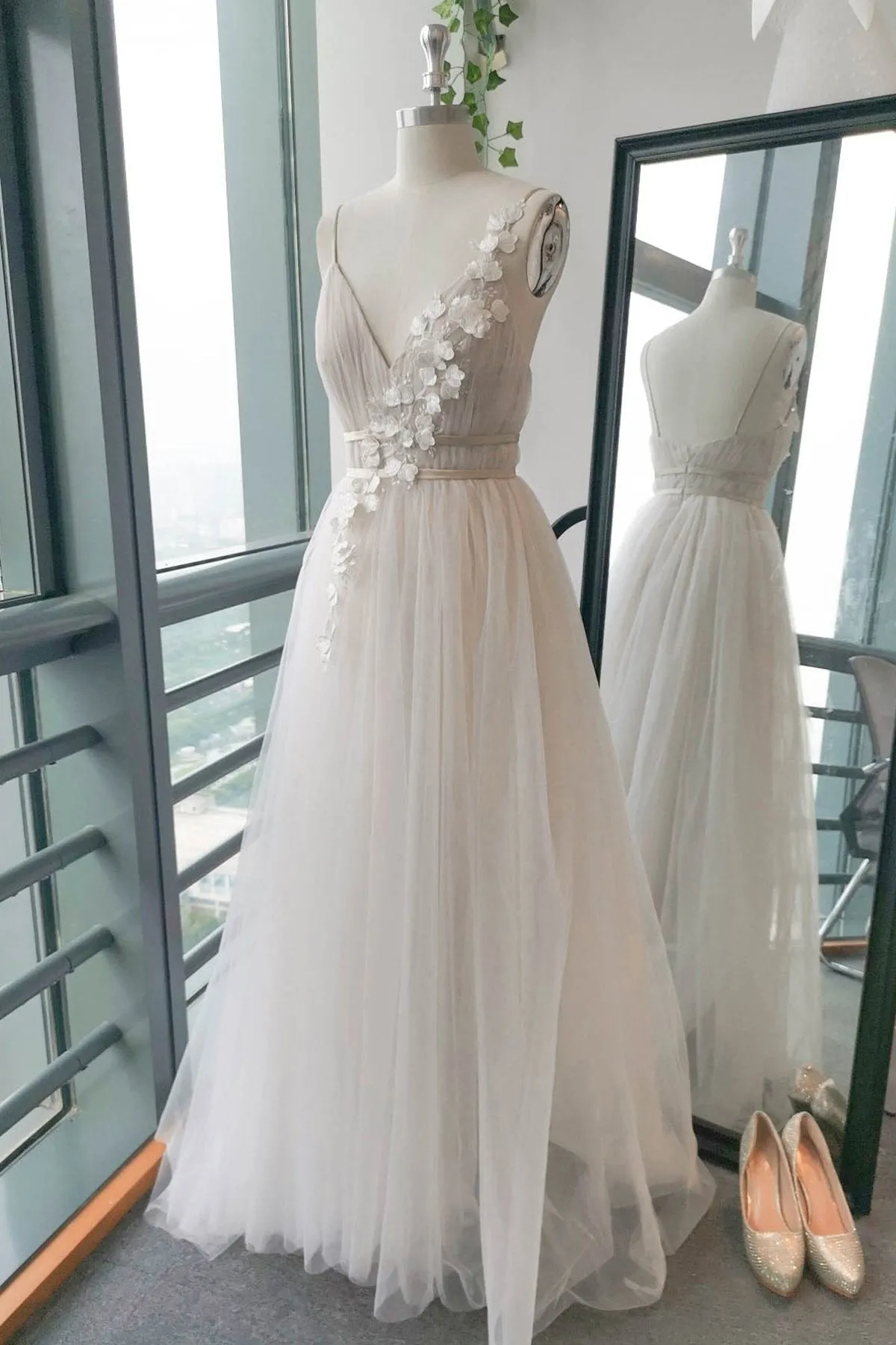 A-Line Sweep-Brush Train Lace Tulle Wedding Dress CW2760 sold by Cocomelody product image thumbnail 2
