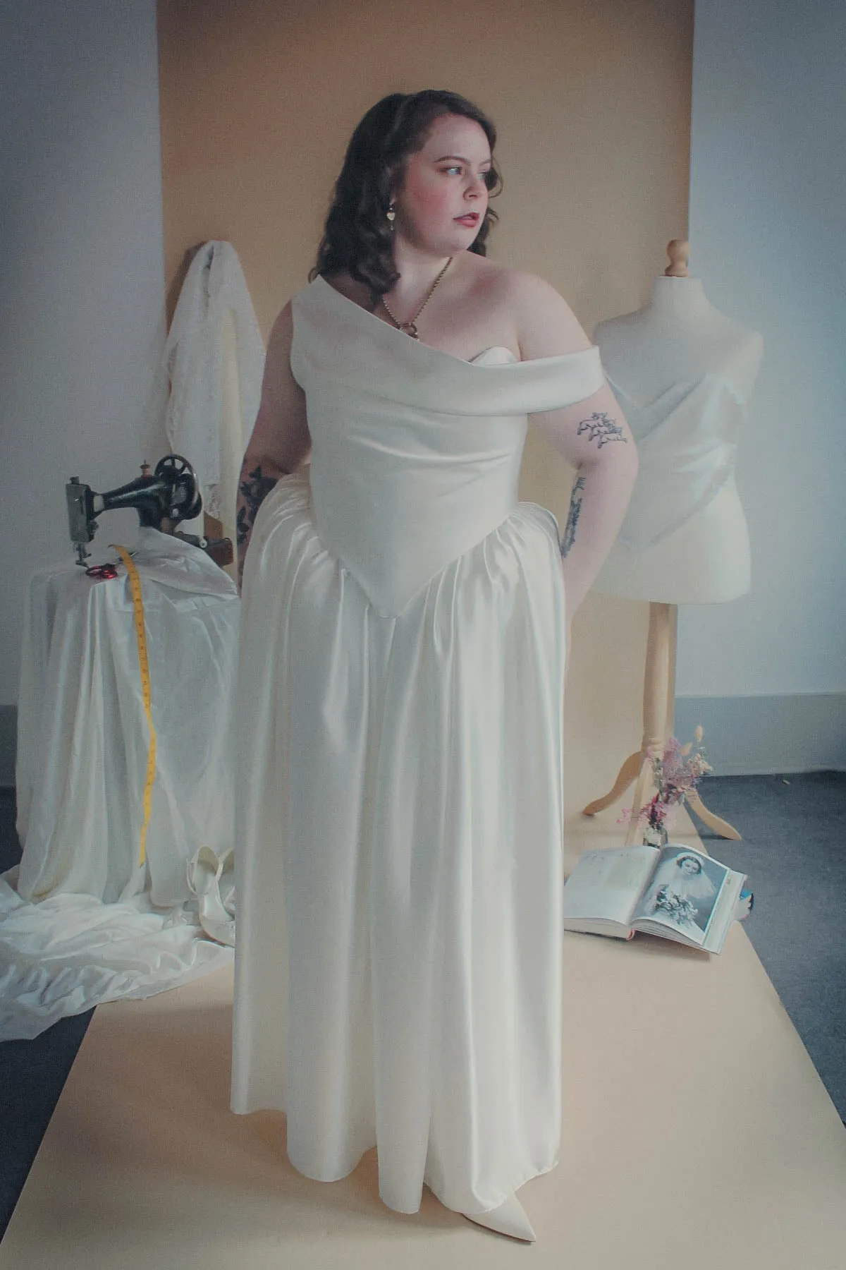 The Swan Corset sold by Haus Dahlia product image thumbnail 2