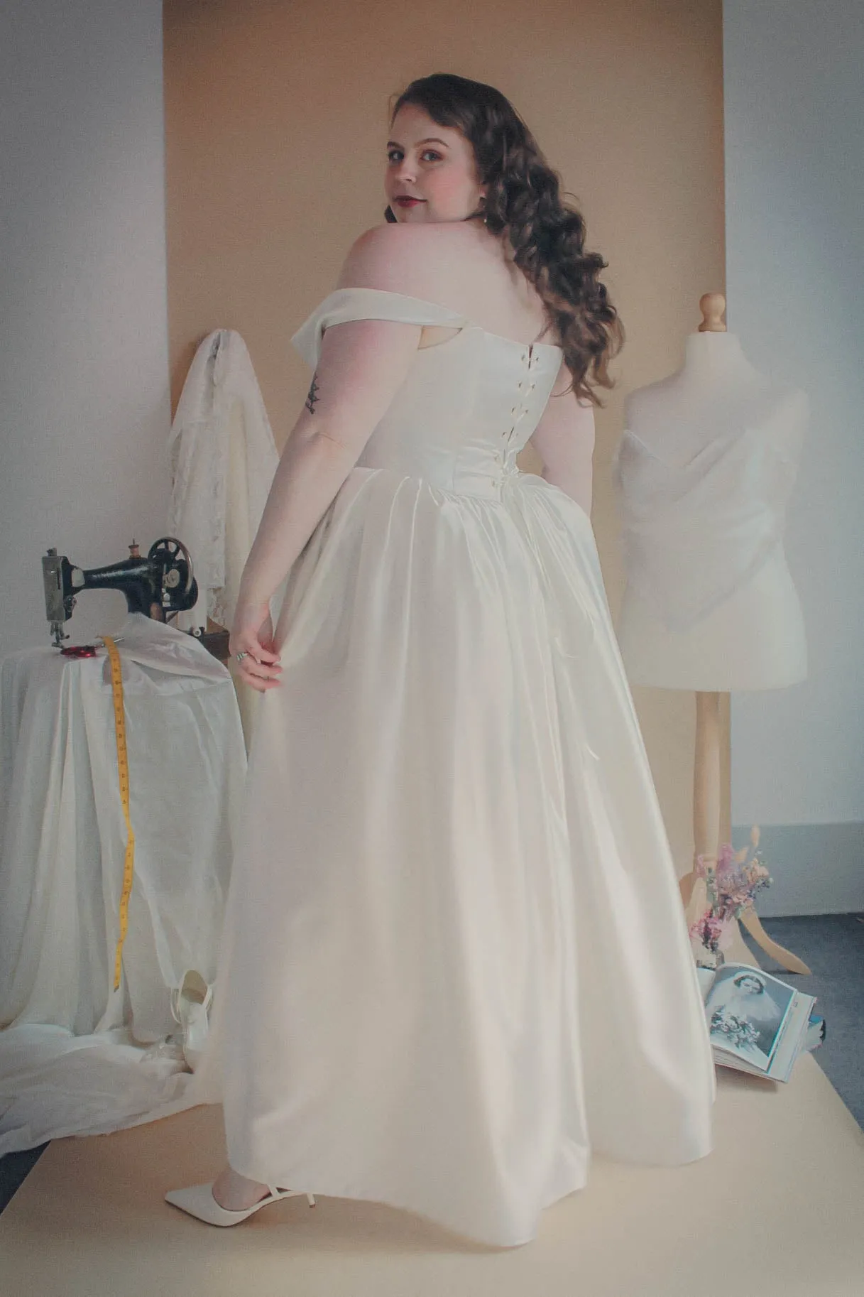 The Swan Corset sold by Haus Dahlia product image thumbnail 3