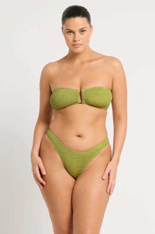 Blake Bandeau sold by Bond-Eye