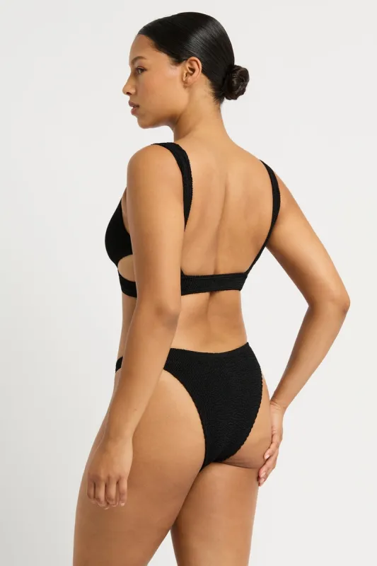 Scene Brief sold by Bond-Eye