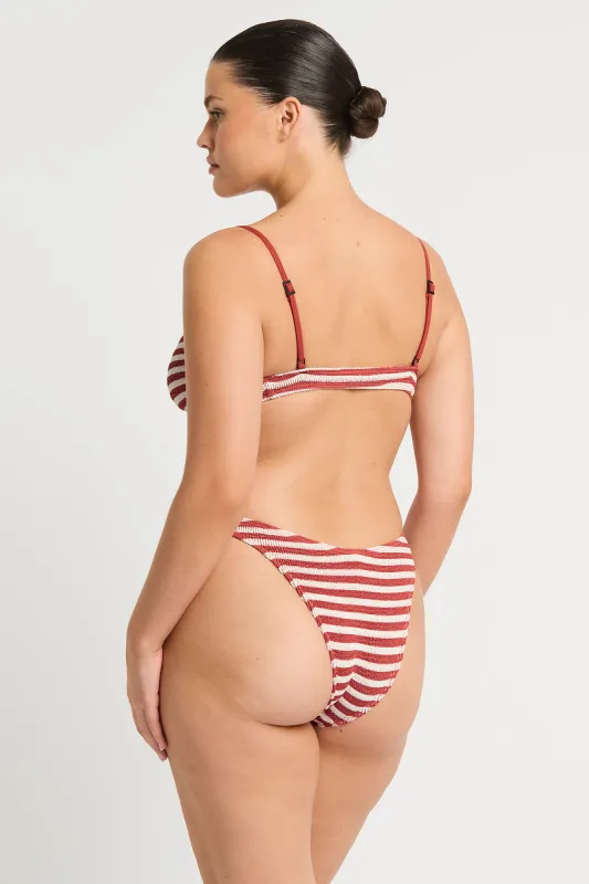 Ring Scene Brief sold by Bond-Eye