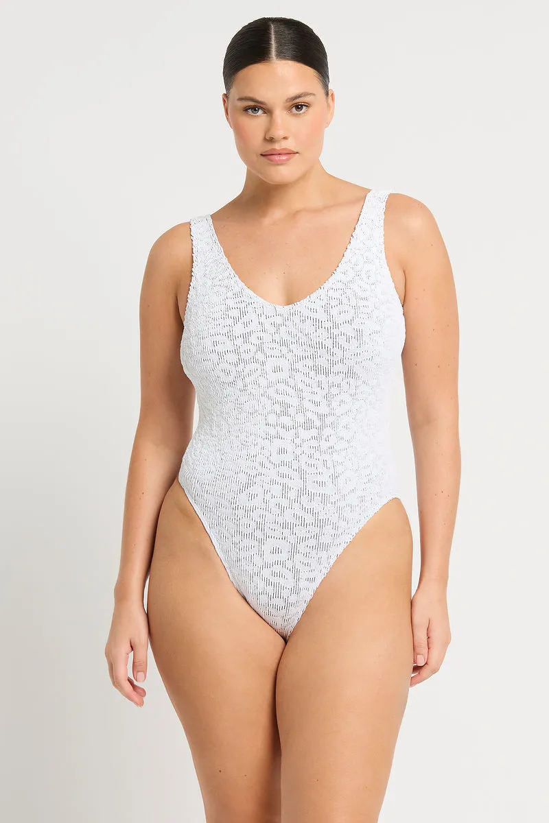 Mara One Piece sold by Bond-Eye product image thumbnail 4