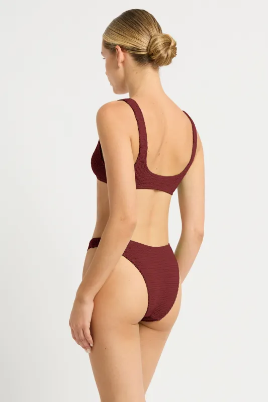 Scene Brief sold by Bond-Eye