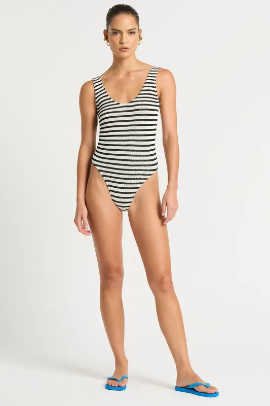 Mara One Piece sold by Bond-Eye