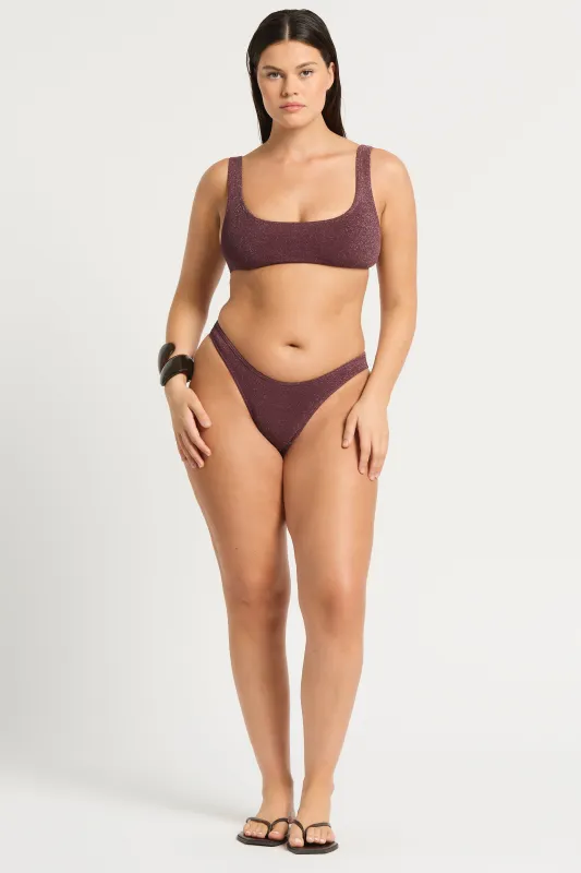 Malibu Crop sold by Bond-Eye