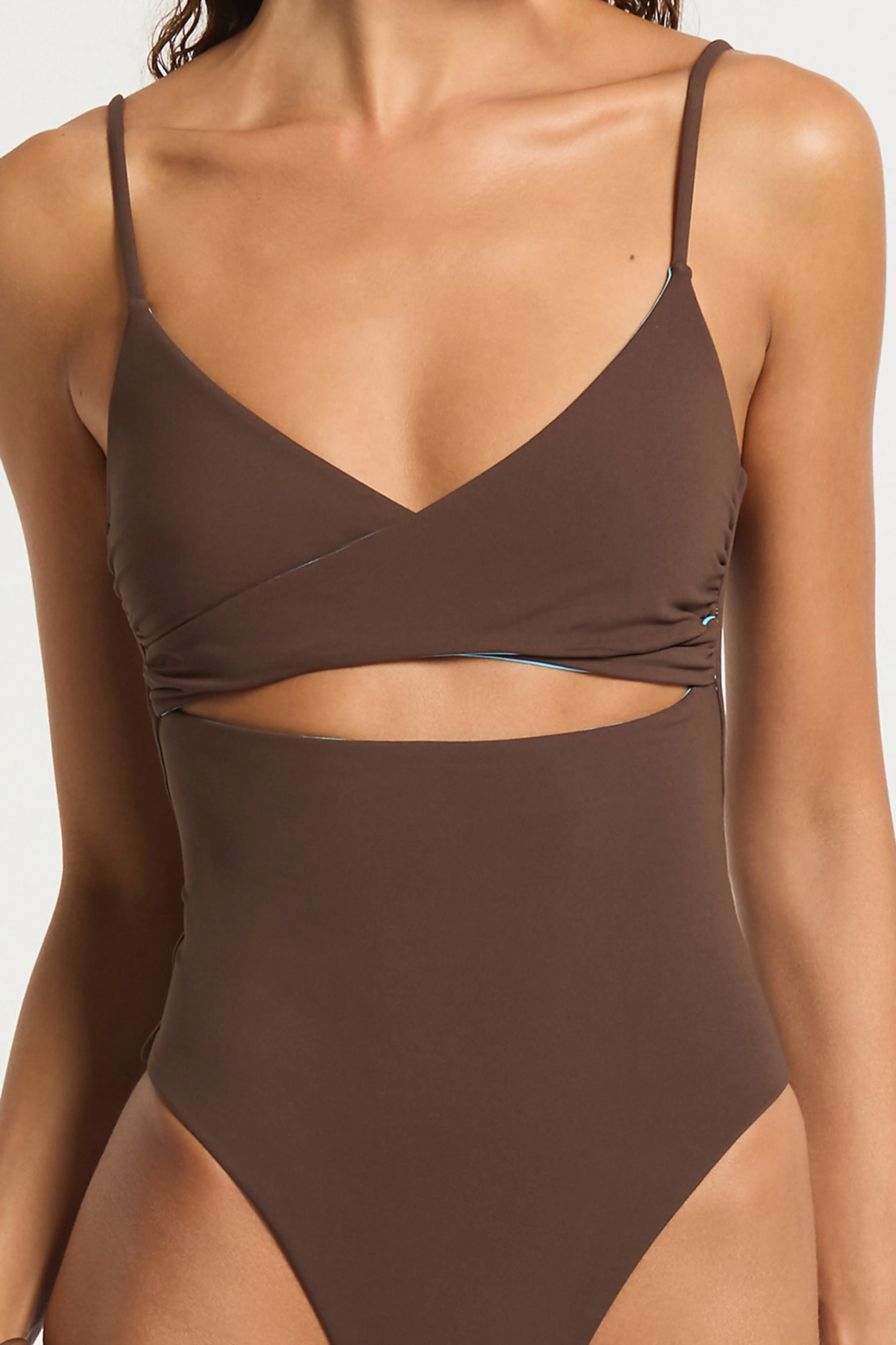 Amira One Piece sold by Bond-Eye product image thumbnail 5