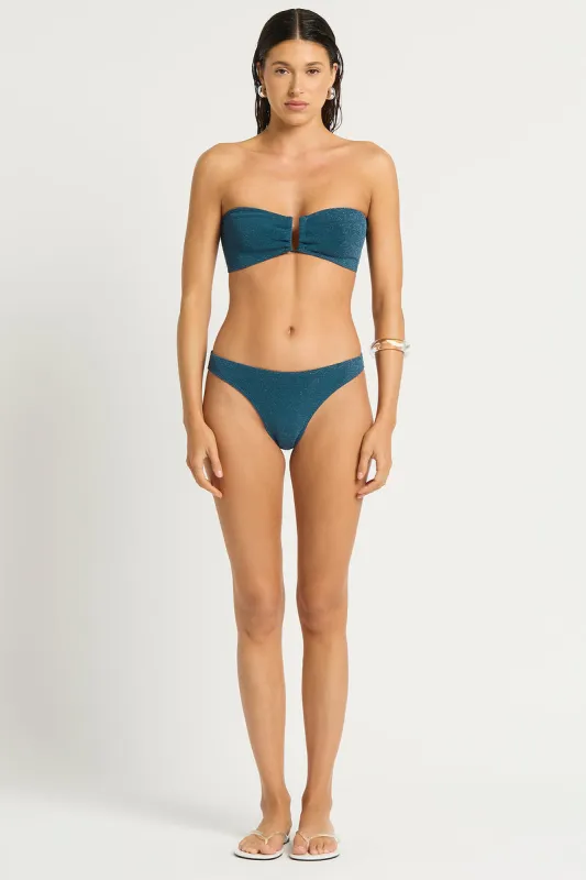 Blake Bandeau sold by Bond-Eye