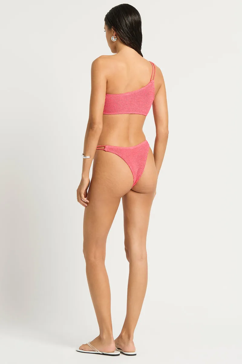 Lotus Brief sold by Bond-Eye