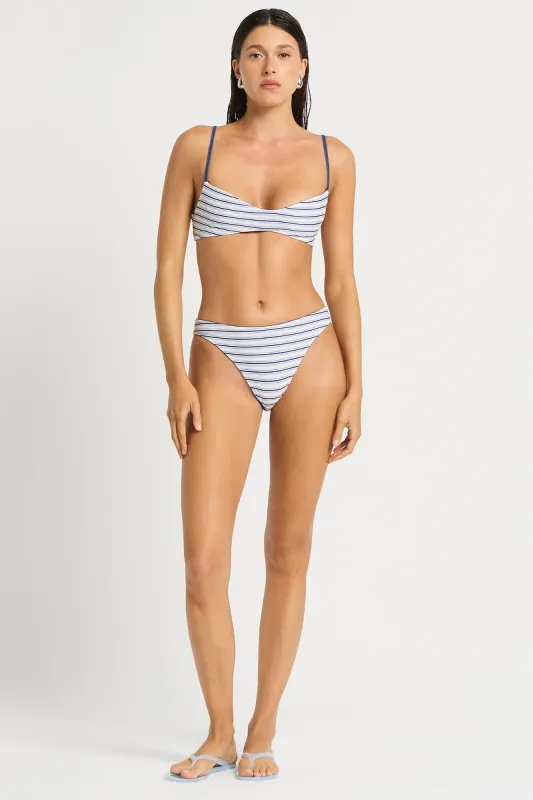 Crista Brief made by Bond-Eye