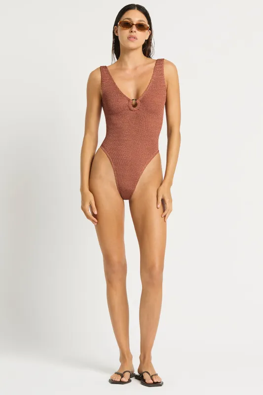 Ring Mara One Piece sold by Bond-Eye