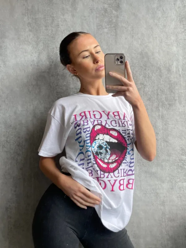 Yvonne Skull Lips Graphic Printed T-Shirt In White made by Vivichi