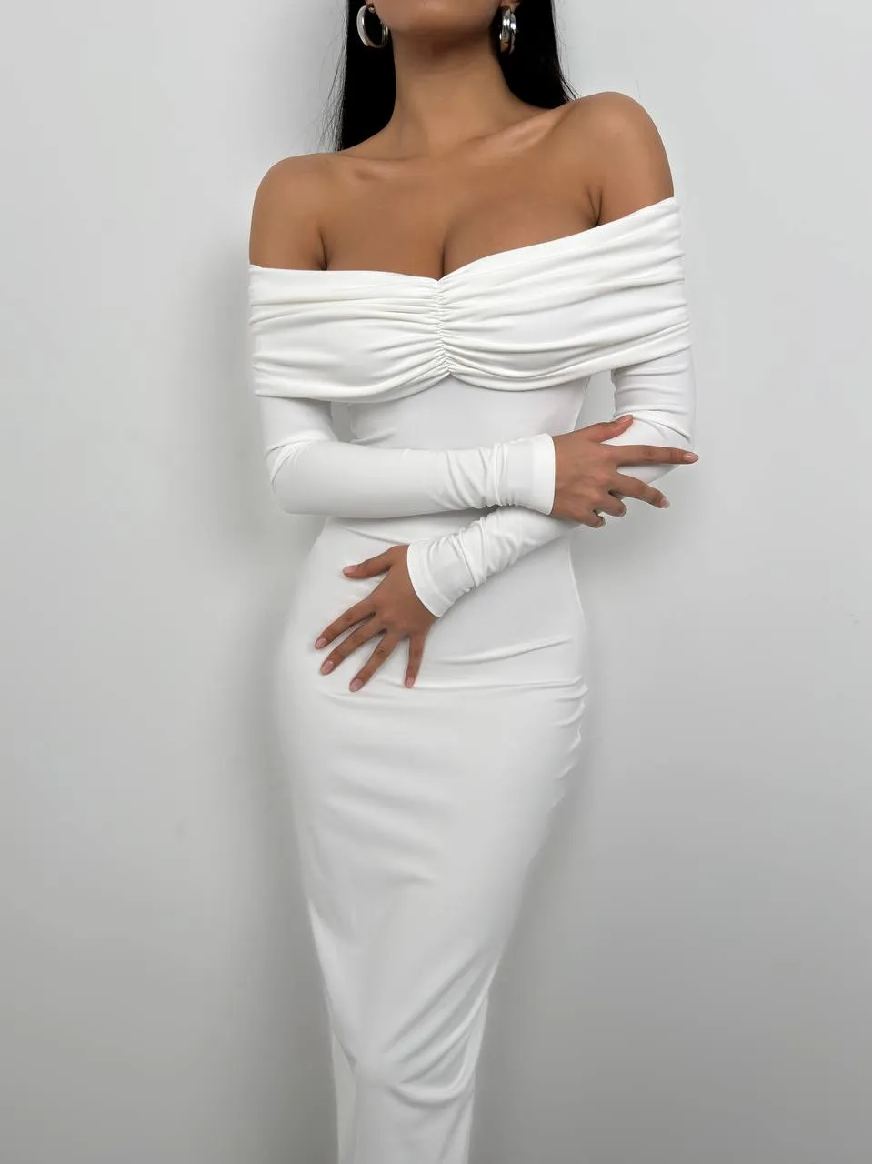 Mollie Boat Neck Gather Detail Maxi Dress In White sold by Vivichi product image thumbnail 4