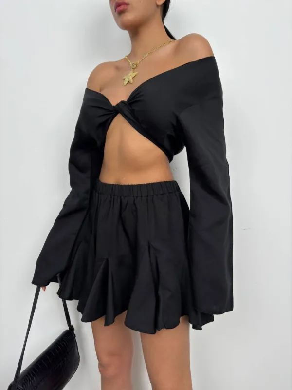 *PRE-ORDER* Debora Boat Neck Crop Top In Black sold by Vivichi