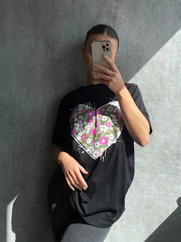 Kadi J'adore Floral Heart Graphic Printed T-Shirt In Black sold by Vivichi
