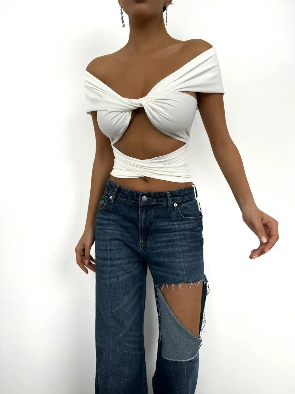 Maya Knotted Strapless Crop Top In White sold by Vivichi product image thumbnail 3